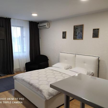 Studio In The Center Apartment Chisinau Exterior photo